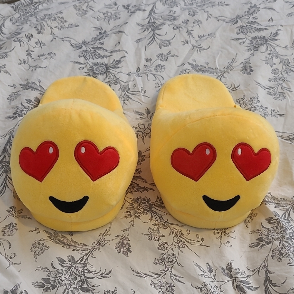 Emoji Heart Eyes Slippers - Yellow and Red